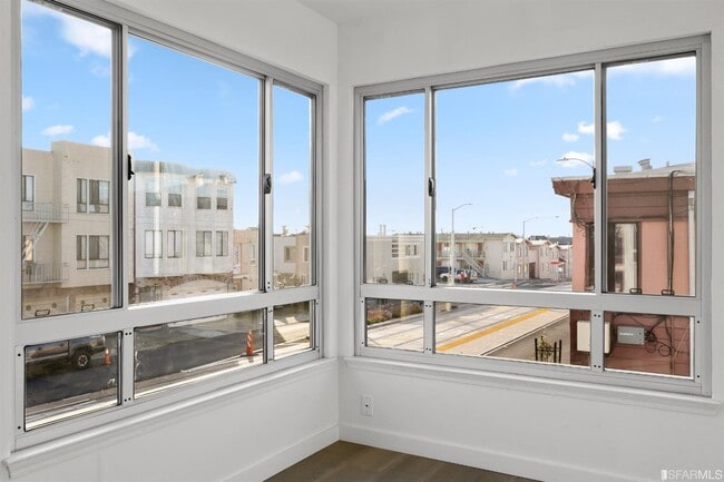 Building Photo - 3100 Taraval St