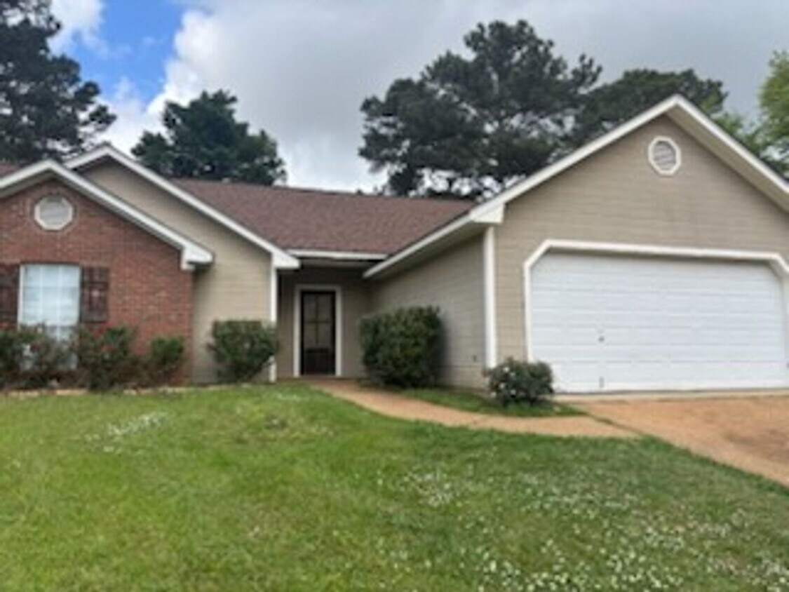 Photo - 430 Twisted Oak Cove Richland, MS 39218