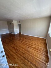 Building Photo - 5452 Playa Way