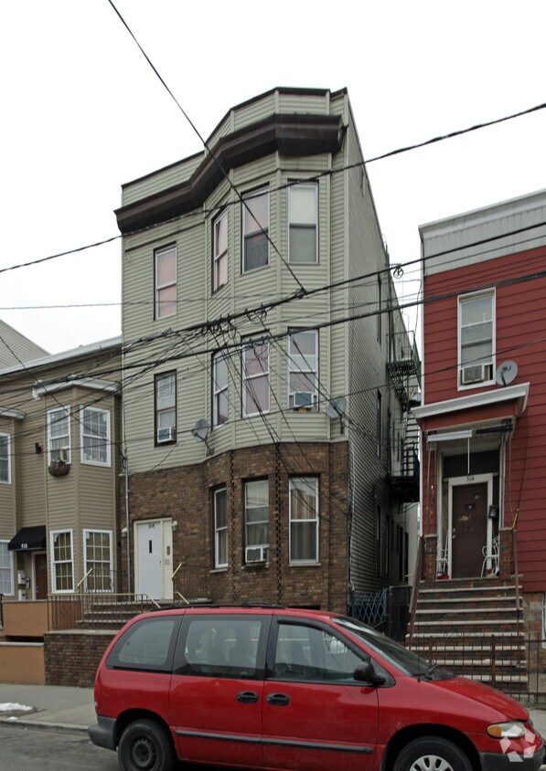 Building Photo - 516 10th St
