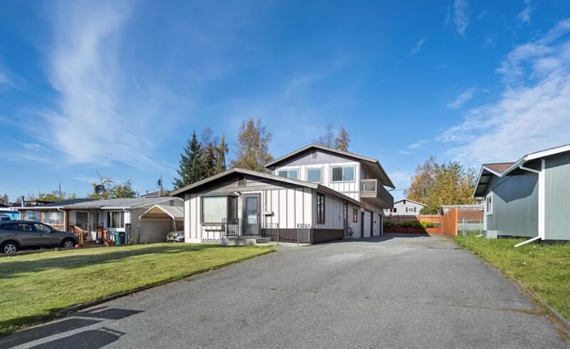 Primary Photo - 2103 W 46th Ave