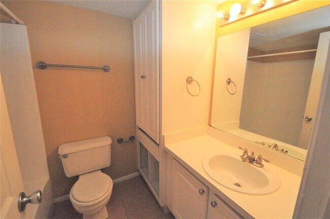 Building Photo - 121 Oyster Bay Cir