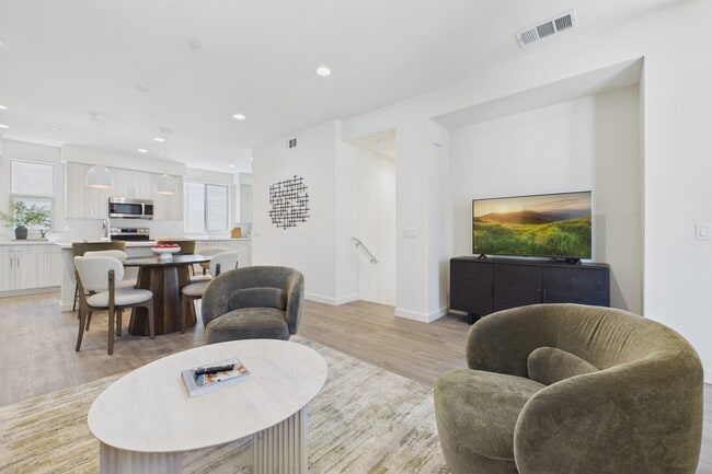 Building Photo - Solaterra Granada Hills