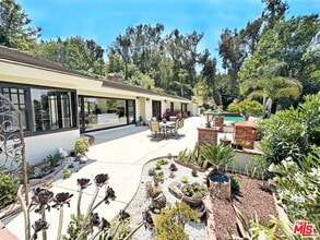 Building Photo - 12751 Mulholland Dr