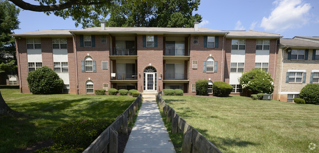 Building Photo - Woodridge Apartments