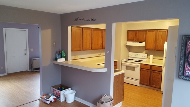 Dining room/Kitchen - 128 Mayo Rd
