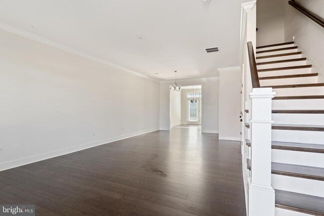 Building Photo - 626 D St