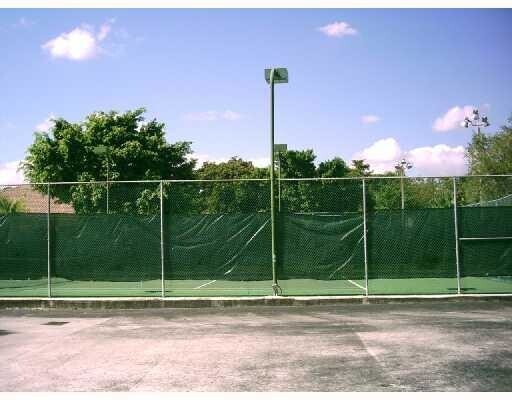 Tennis - 9490 SW 77th Ave