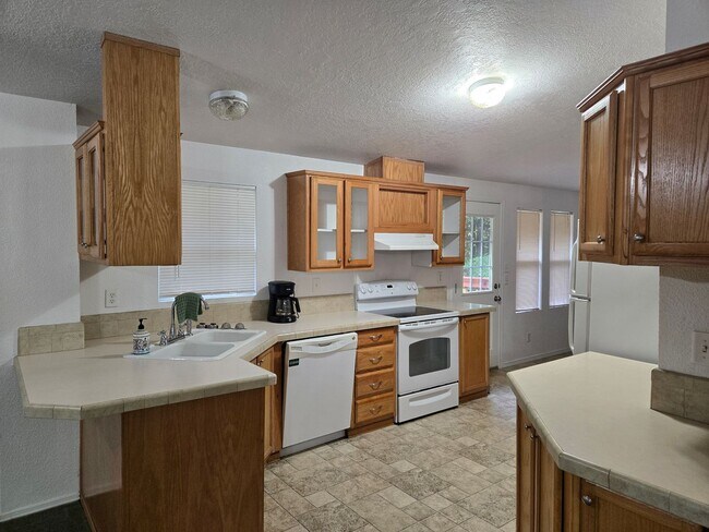 Foto del edificio - 3 Bedroom 2 Bath