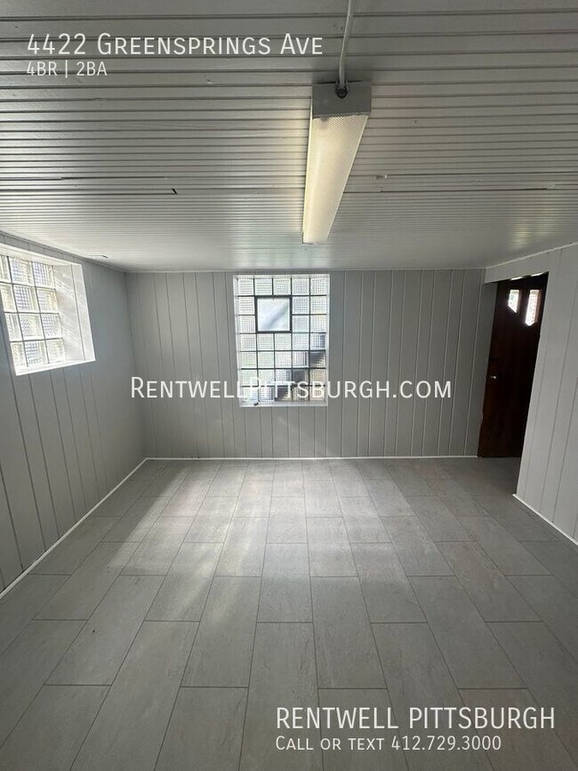 Foto del edificio - 4 Bedroom Home in West Mifflin