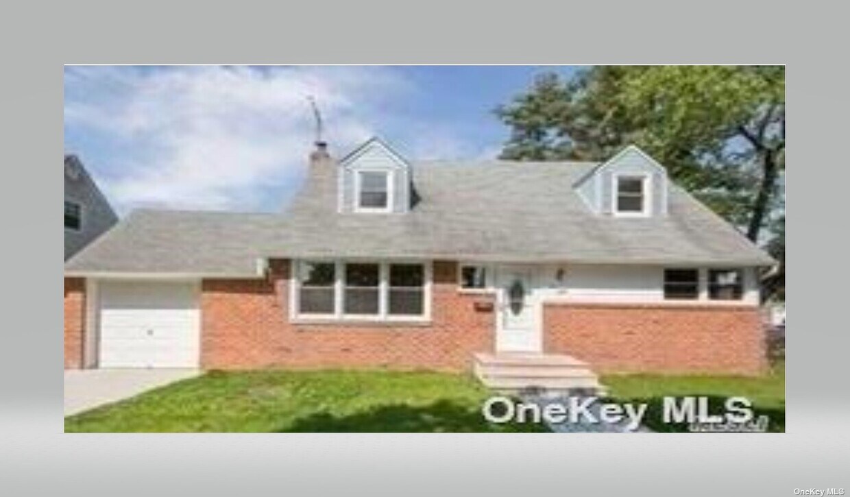 240 Jerusalem Ave, Hicksville, NY 11801 Room for Rent in Hicksville