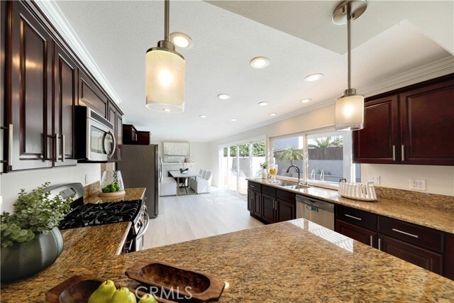 Building Photo - 9342 Cliffwood Dr