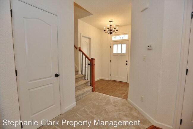 Building Photo - 3 br, 2.5 bath House - 2105 Martlet Lane