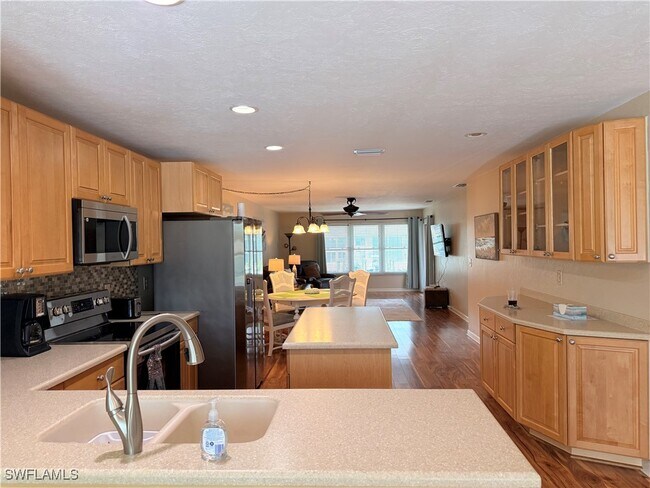 Foto del edificio - 4211 SE 19th Pl