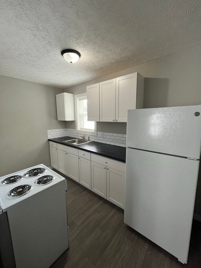 Building Photo - 15-17 5th Street