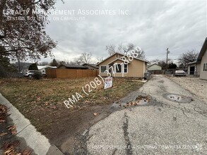 Building Photo - 27 S Owyhee St