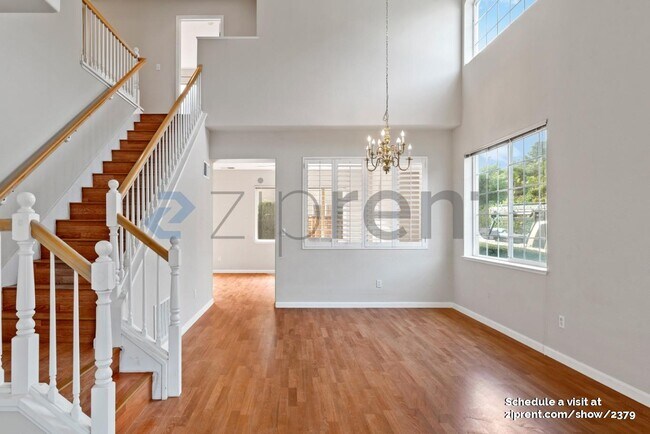 Foto del edificio - 2199 Hunter Pl