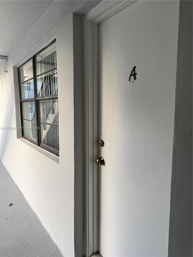 Foto del edificio - 4450 SW 67th Ave
