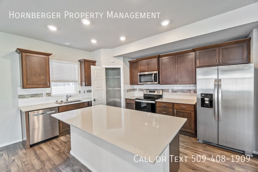 Primary Photo - 4220 E 21st Ave