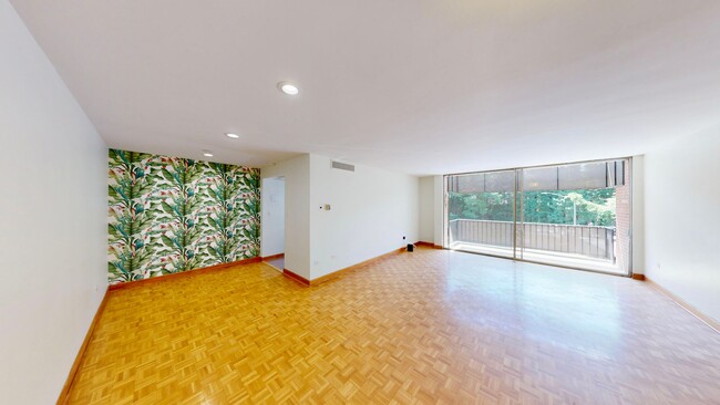Building Photo - 1300 Queens Road #309