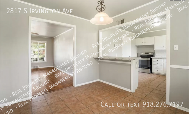Building Photo - 2817 S Irvington Ave