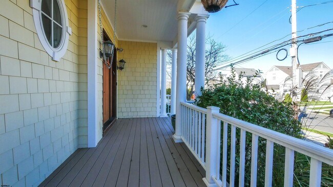 Foto del edificio - 100 N Gladstone Ave