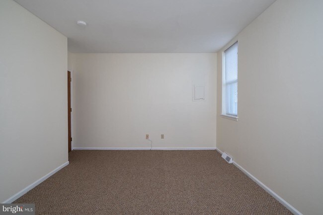 Foto del edificio - 829 W 9th St