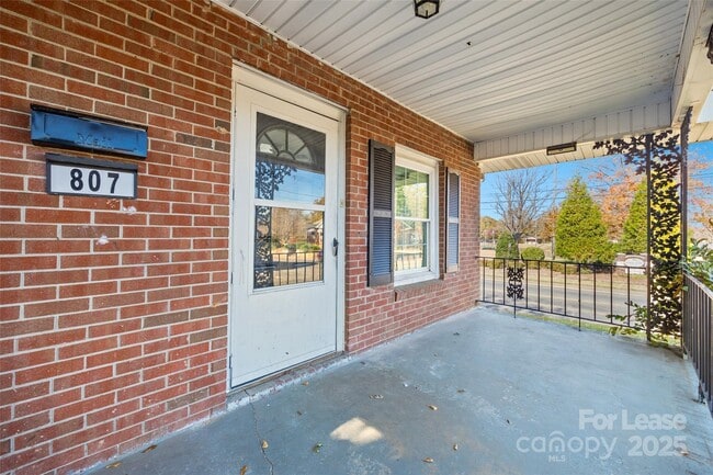 Foto del edificio - 807 N Morris St