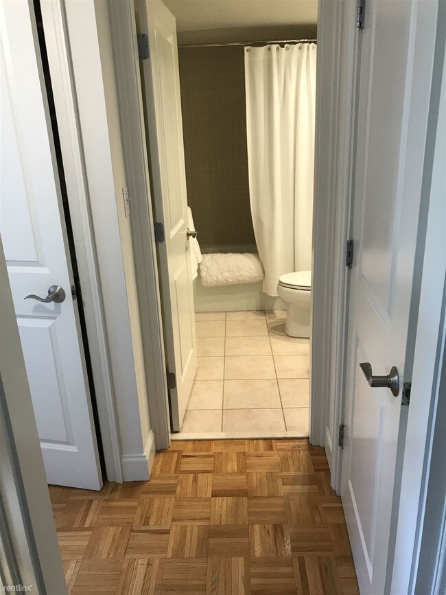 Foto del edificio - 1 br, 1 bath  - 177 Public Alley 903