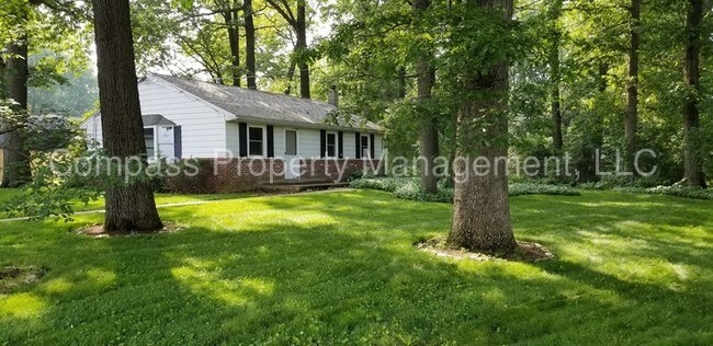 Building Photo - $1095 - 3 Bed, 2 Bath, Ranch Home - Paradise
