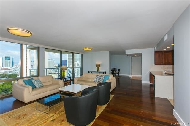 Building Photo - 1551 Ala Wai Blvd