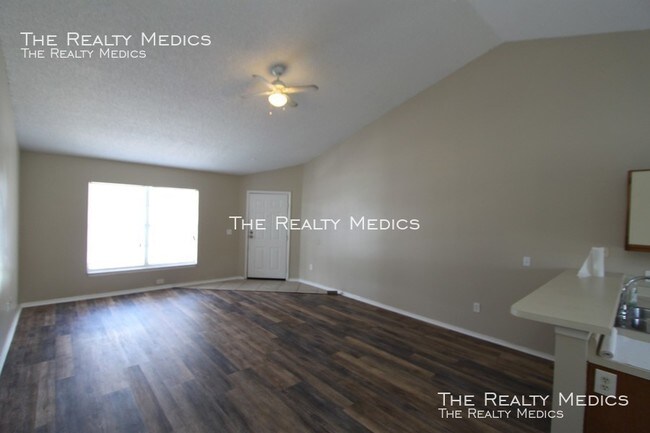 Building Photo - 3651 N Goldenrod Rd