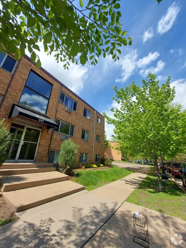 Union Park Student Apartments for Rent Saint Paul, MN 10 Rentals