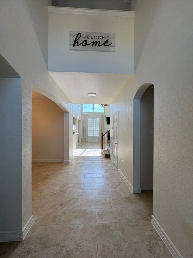 Building Photo - 1110 Hector Ave