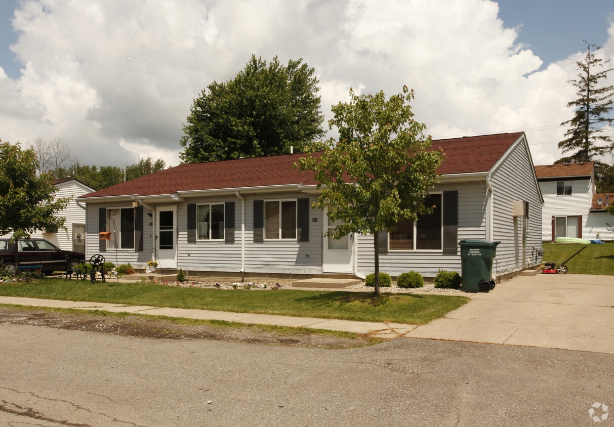 Meadow View Apartments - Meadow View Townhomes