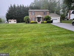 Building Photo - 2114 Deadora Rd