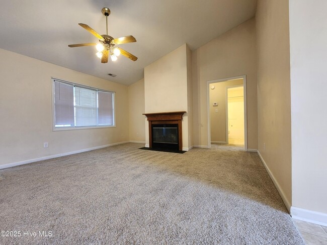 Building Photo - 405 Alec Ct