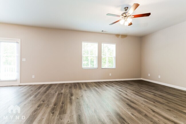 Foto del edificio - 235 Bowen Way