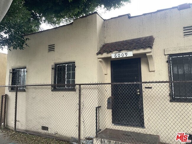 Foto del edificio - 6009 S Halldale Ave