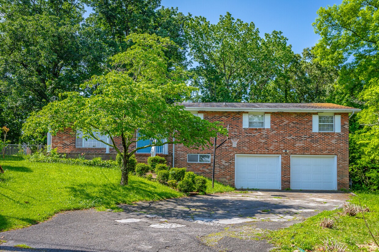 Photo - 12 Sandra Dr (Rossville, GA)