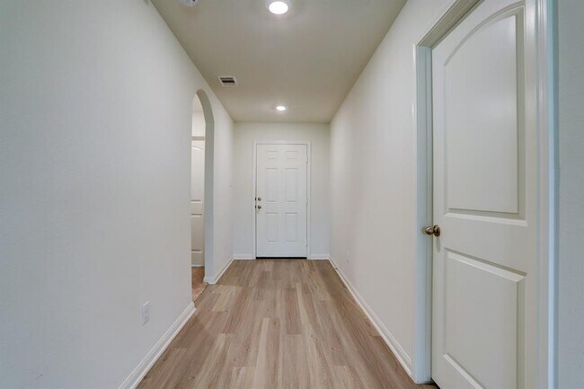 Building Photo - 348 Barrel Cactus Dr