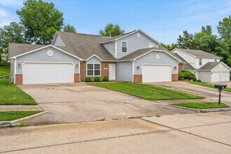 Building Photo - 5004-5006-5006 Betty Jean Way