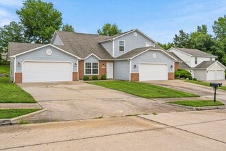 Building Photo - 5004-5006-5006 Betty Jean Way