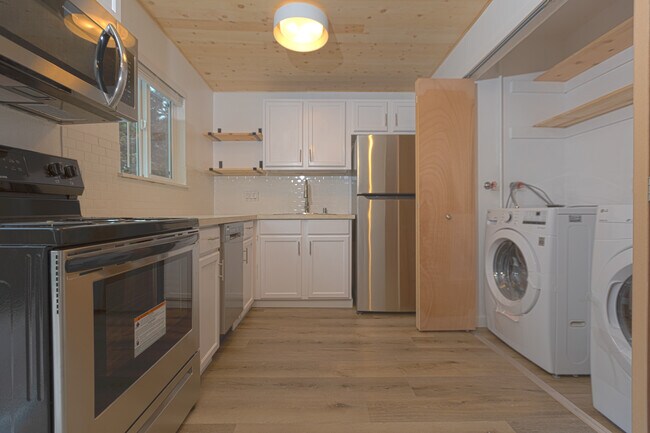 Foto del edificio - 3229 SE 10th Ave