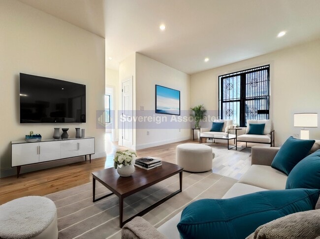 Building Photo - 41-47 Saint Nicholas Terrace