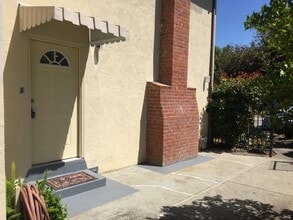 Building Photo - 430 Vasquez Ct