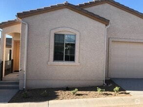 Building Photo - 1715 Manzanita Dr