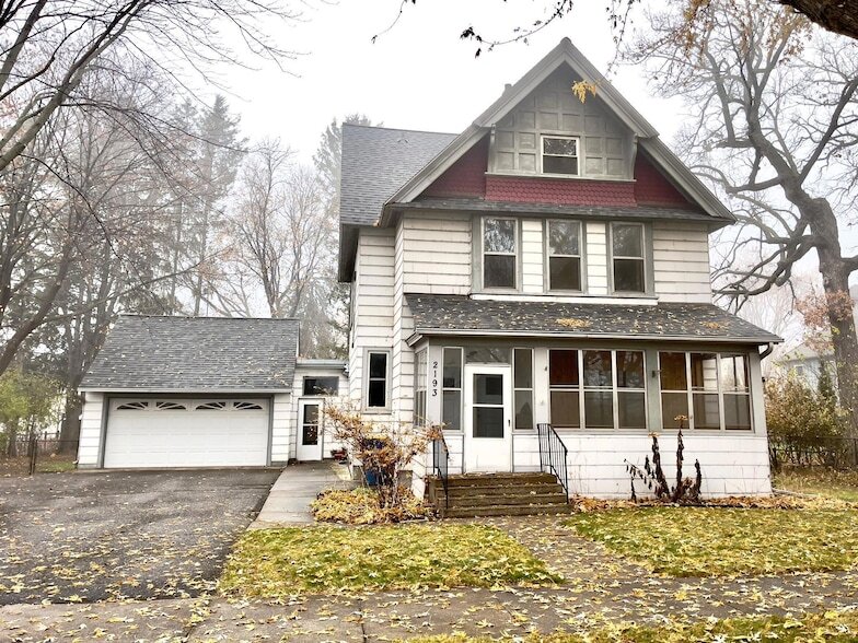 Foto principal - 2193 1st St