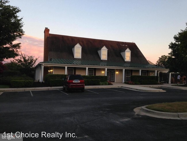 Building Photo - 2 br, 2.5 bath House - 260 Seneca Terrace