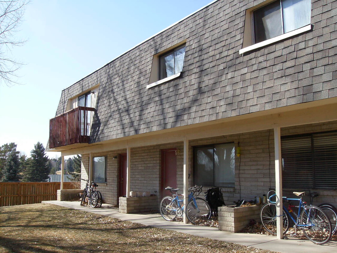 Primary Photo - 1701 Erin Ct